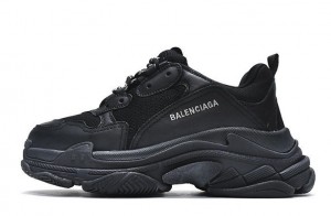 Balenciaga Triple S Sneaker "Triple Black" (2018 Reissue) Replica