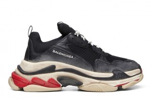 balenciaga sneaker triple s fake
